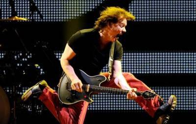 Сын легендарного гитариста Эдди Ван Халена заявил, что пандемия лишила его отца шанса на выздоровление - argumenti.ru - Washington