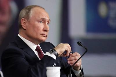 Владимир Путин - Путин заявил о попытках ограничить применение российской вакцины от коронавируса - lenta.ru - Россия