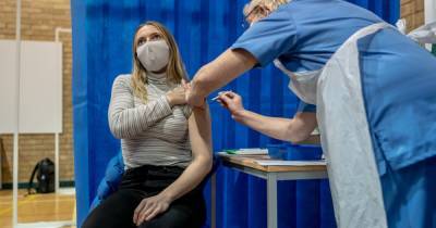 Мэтт Хэнкок - В Британии стартовала вакцинация от коронавируса людей до 30 лет - dsnews.ua - Англия