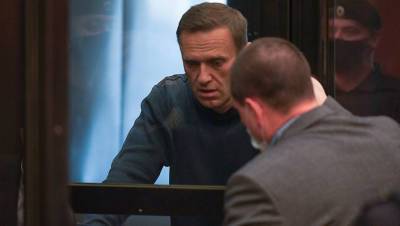 Алексей Навальный - Ив Роше - Навального перевели из больницы в колонию - gazeta.ru