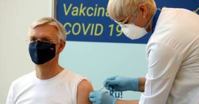 Кариньш: активная вакцинация от Covid-19 позволит избежать ограничений осенью - rus.delfi.lv - Латвия