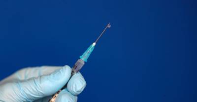 Даниэль Павлютс - Пункты вакцинации в торговых центрах могут открыться в середине июня - rus.delfi.lv - Латвия - Рига