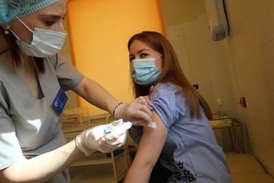Москвичи смогут привиться от COVID-19 вакциной «КовиВак» в пяти поликлиниках - vm.ru - Россия - Москва