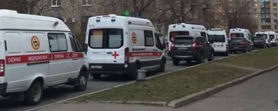 В Покровской больнице Петербурга прокомментировали очередь из скорых - runews24.ru - Петербурга