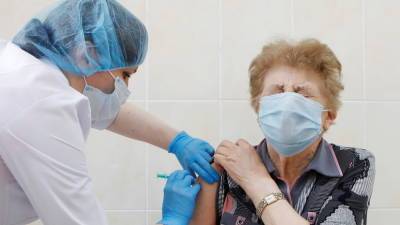 В Роспотребнадзоре сообщили о деталях вакцинации от COVID-19 пожилых людей - russian.rt.com