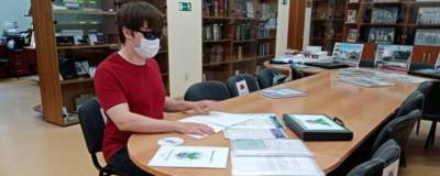 В новосибирской библиотеке собрали «антиковидный чемоданчик» для незрячих - runews24.ru - Россия - Новосибирск