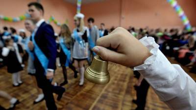 В Бурятии отменили выпускные в школах из-за пандемии - russian.rt.com - Россия - республика Бурятия
