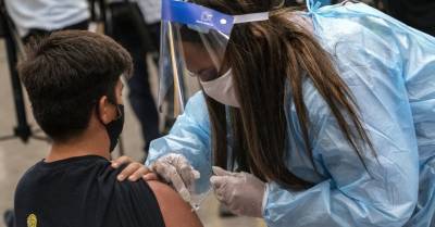 В Латвии вакцинацию против Covid-19 прошли более 600 тысяч человек - rus.delfi.lv - Латвия