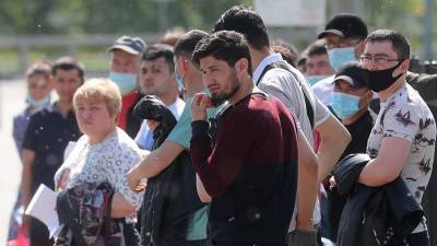 МВД продлило мораторий на признание пребывания мигрантов нежелательным - iz.ru - Россия - Израиль