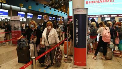 Анна Захаренкова - В Росавиации прокомментировали ситуацию с очередями в аэропортах - russian.rt.com