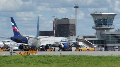 Росавиация: Аэропорты Москвы принимают меры, чтобы урегулировать ситуацию с очередями - vm.ru - Москва