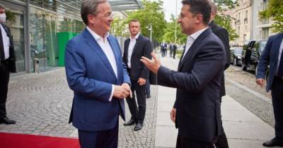 Владимир Зеленский - Зеленский встретился с лидером партии Меркель - dsnews.ua - Украина - Германия
