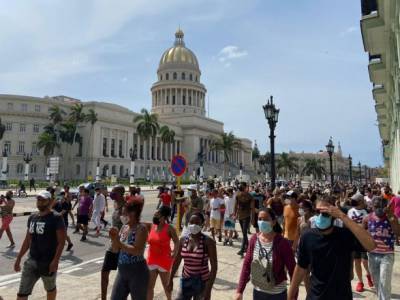 Тысячи кубинцев протестуют из-за недостаточной борьбы правительства с пандемией - unn.com.ua - Украина - Киев - Куба - Гавана