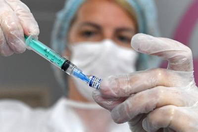 Россияне с онкологией пожаловались на отказы в медотводе от вакцинации - lenta.ru