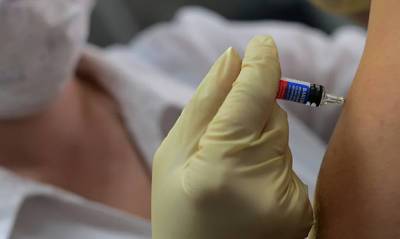 Россияне с онкологией пожаловались на отказы в медотводе от прививки против COVID-19 - og.ru