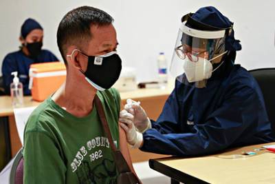 В КНР сообщили об отсутствии планов по признанию вакцин с Россией - lenta.ru - Россия - Китай - Владивосток