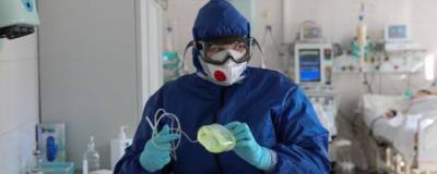 В России седьмой день подряд от коронавируса погибает более 700 человек - runews24.ru - Россия