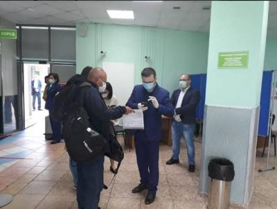 В аэропорту Салехарда оштрафовали 185 человек, нарушивших правила въезда на Ямал - znak.com - Салехард
