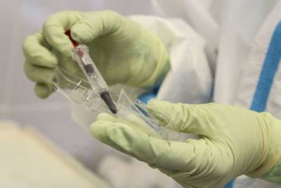 Эммануэль Макрон - Франция решила ввести обязательную вакцинацию медиков от коронавируса - mk.ru - Франция