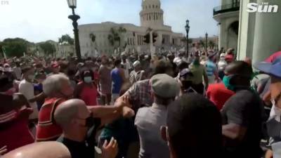 Диас-Канель Мигель - На Кубе люди вышли на протесты против ограничений по коронавирусу - piter.tv - Сша - Куба - Гавана - Гаити