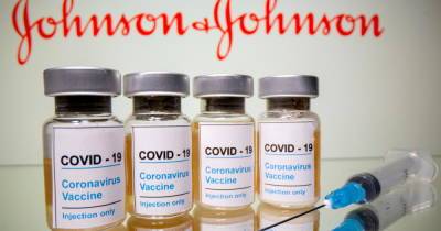 В США сообщили о риске развития редкого заболевания после вакцины J&J - ren.tv - Сша
