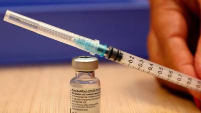 "Третья прививка не навредит, но поможет ли?": мнения врачей разделились - vesty.co.il - Сша - Израиль