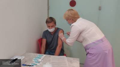 Россиянам объяснили, из-за чего может болеть рука после прививки от коронавируса - newinform.com - Россия