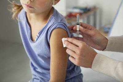 Ребёнок после вакцины перестал есть. Но на этом всё не закончилось: "Боли, рвота…" - continent.news - Россия