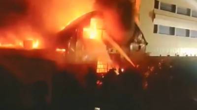 Из сгоревшего здания клиники в Ираке извлекли уже 124 тела погибших - vesti.ru - Ирак - Насирия