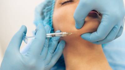 Какие косметологические процедуры можно и нельзя делать после COVID и вакцинации? - 5-tv.ru