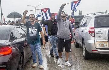 Кубинская диаспора перекрыла шоссе в Майами в знак поддержки протестов у себя на родине - charter97.org - Белоруссия - Сша - Куба - штат Флорида