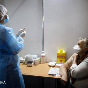 В Украине вакцинировались от коронавируса еще 100 тысяч человек - reporter-ua.com - Украина