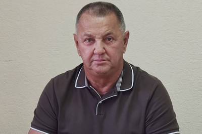 Сергей Вакарин - Mercedes российского депутата сбил полицейского - lenta.ru - Тобольск