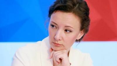 Анна Кузнецова - Кузнецова заявила, что обсуждать вакцинацию детей от COVID-19 пока рано - russian.rt.com - Россия