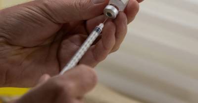 В Латвии зафиксированы четыре случая аллергической реакции на вакцины против Covid-19 - rus.delfi.lv - Латвия