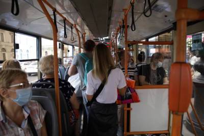 В Петербурге за отсутствие масок оштрафовали 150 пассажиров и водителей транспорта - abnews.ru - Санкт-Петербург