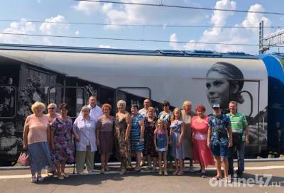 Делегация из Волосовского района приехала в Гатчину, чтобы увидеть "Поезд Победы" - online47.ru