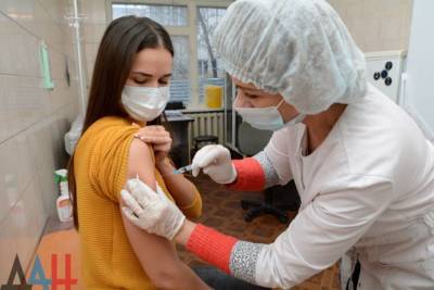 Стало известно, когда начнется вакцинация подростков от коронавируса - continent.news - Россия - Москва