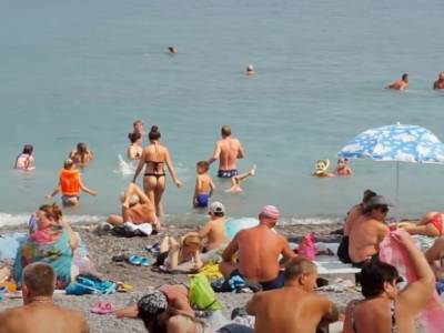 В Сочи открылся «свободный от коронавируса» пляж только для людей со справками - rosbalt.ru - Сочи