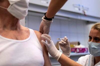 Виктор Орбан - Венгрия введет обязательную вакцинацию от коронавируса для врачей - lenta.ru - Франция - Венгрия