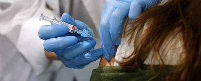 53% педагогов Самарской области прошли вакцинацию от COVID-19 - runews24.ru - Самарская обл.