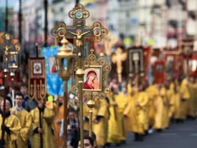 Православный олигарх Малофеев и 3 тыс. верующих поучаствовали в запретном крестном ходе в Екатеринбурге (фото) - rosbalt.ru - Екатеринбург