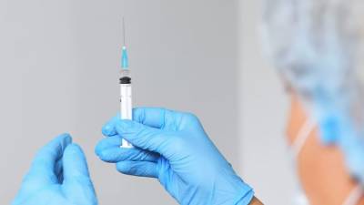 Узбекистан ввёл обязательную вакцинацию от COVID-19 для ряда граждан - russian.rt.com - Узбекистан
