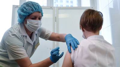 В Петербурге поставлен рекорд по числу прививок от COVID-19 за сутки - russian.rt.com - Санкт-Петербург