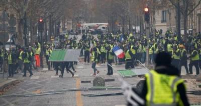 Во Франции более 100 000 человек вышли на протесты против санитарных пропусков - eadaily.com - Франция - Париж
