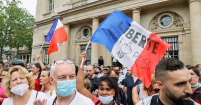 Во Франции протестующие разгромили два центра вакцинации - prm.ua - Франция - Украина