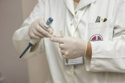 Из-за пандемии COVID-19 в Петербурге резко вырос спрос на врачей - abnews.ru - Санкт-Петербург