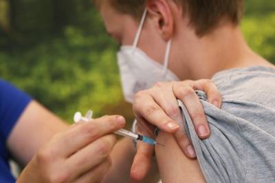 Андрей Продеус - Педиатр-иммунолог рассказал, как вакцину от коронавируса тестируют на детях - govoritmoskva.ru - Москва