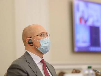 Денис Шмыгаль - Виктор Ляшко - Шмыгаль предложил развернуть пункты вакцинации от COVID-19 в аэропортах - gordonua.com - Украина
