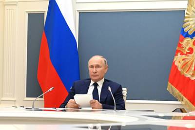 Владимир Путин - Путин поручил скорректировать цели по бедности - lenta.ru - Россия